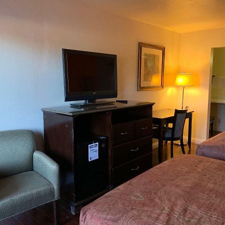 Lancaster Inn Екстер'єр фото