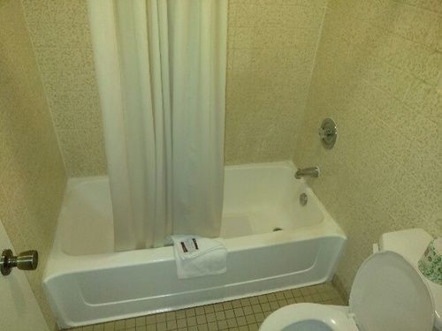 Lancaster Inn Екстер'єр фото