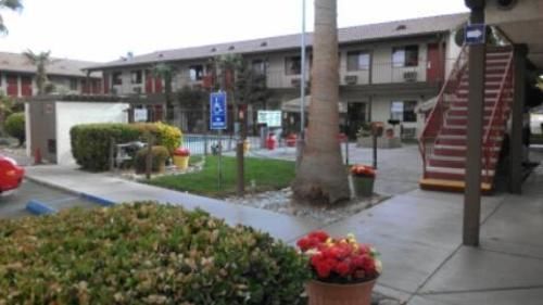 Lancaster Inn Екстер'єр фото